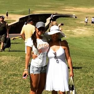 Meet your Posher, Izzy